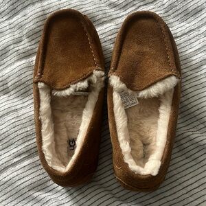 UGG Ascot Slipper